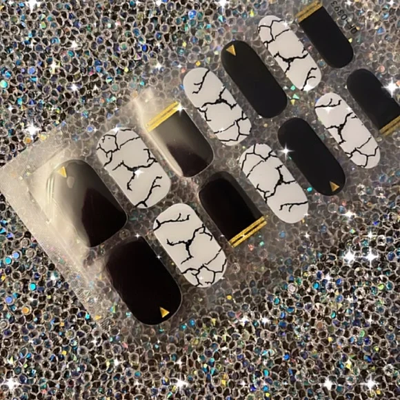 🌸3 /15 Nail Wrap Strip, Self Adhesive Nail polish Wrap white black gold - Picture 3 of 8